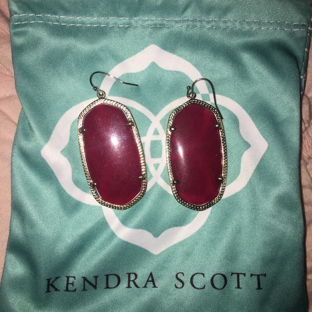 Red Danielle Kendra scott earrings